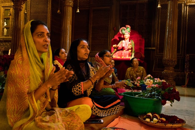 women attending evening prayer at a hindu temple in nairobi photo new york times