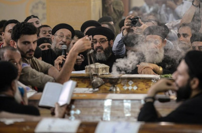 egypt hits militants after attack on christians kills 28