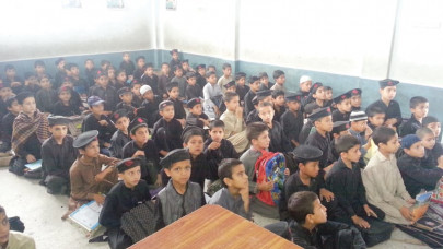 earthquake hit students crammed into classrooms in mardan school earthquake hit students crammed into classrooms in mardan school