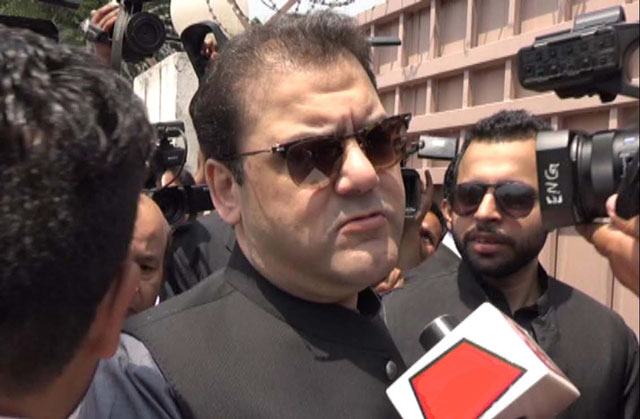 prime minister nawaz sharif 039 s son hussain nawaz speaks to media outside federal judicial academy in islamabad where he appeared before the joint investigation team probing the panamagate case on sunday may 28 2017 photo nni