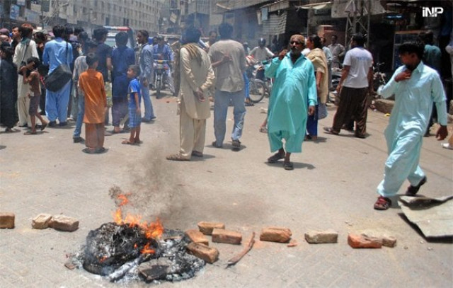 citizens of hyderabad protest against persistent load shedding photo inp citizens of hyderabad protest against persistent load shedding photo inp