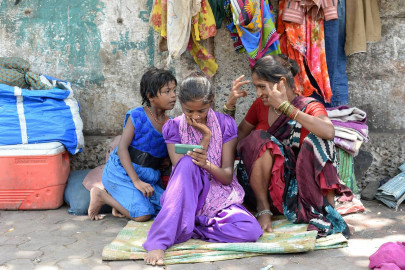 india s mobile internet use increases nine fold