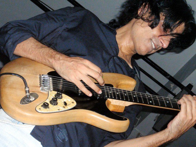 industry mourns passing of pakistan s finest guitarist