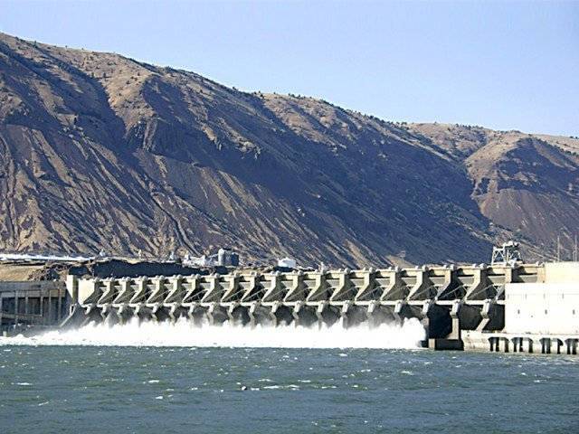 the hub dam supplies 100 million gallons per day of water to karachi photo express file