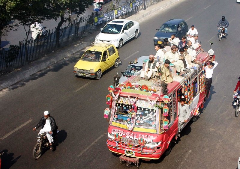 karachi buses remain defunct after several years