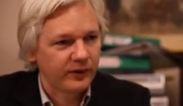 wikileaks founder julian assange speaks with pakistan tehreek e insaf pti chairman imran khan while interviewing the latter in 2013 photo youtube