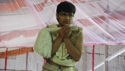 indian teenager tops exams eschews college to become monk