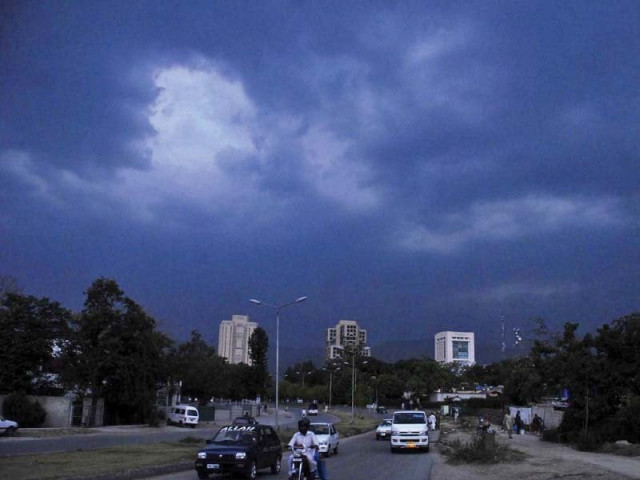heavy clouds hover over the capital before the rain on thursday photo online heavy clouds hover over the capital before the rain on thursday photo online