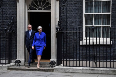 may says she will form new british government