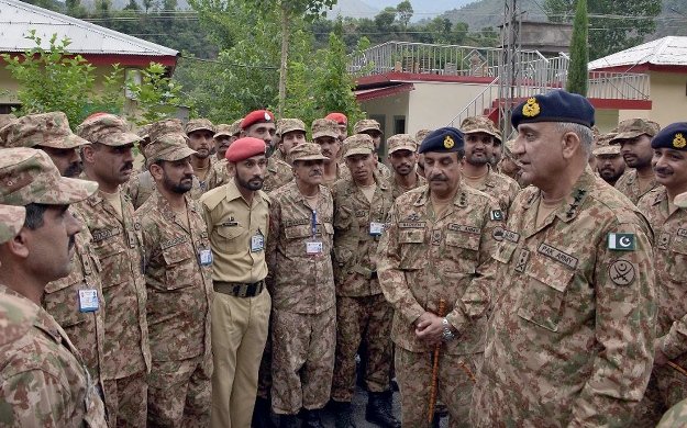 chief of army staff general qamar javed bajwa meets the troops deployed along the line of control photo nni