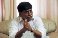 mqm haqiqi chief afaq ahmed photo athar khan express