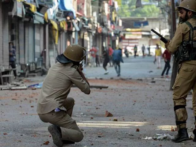 indian police clash with kashmiri protesters in srinagar photo afp file