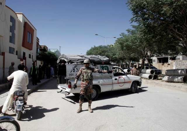 a soldier stands guard near the site where two chinese language teachers were kidnapped by unidentified gunmen in quetta pakistan may 24 2017 photo reuters a soldier stands guard near the site where two chinese language teachers were kidnapped by unidentified gunmen in quetta pakistan may 24 2017 photo reuters