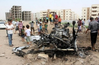 suspected al qaeda militants attack yemen army camp 12 dead   military official suspected al qaeda militants attack yemen army camp 12 dead   military official