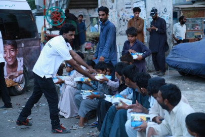 adamjee life launches a nationwide war against hunger adamjee life launches a nationwide war against hunger