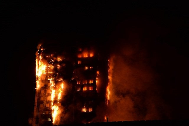 this handout image received by local resident giulio thuburn early on june 14 2017 shows flames engulfing a 27 storey block of flats in west london photo afp this handout image received by local resident giulio thuburn early on june 14 2017 shows flames engulfing a 27 storey block of flats in west london photo afp
