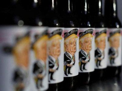 new mexican us beer mocks trump as frowning mariachi new mexican us beer mocks trump as frowning mariachi