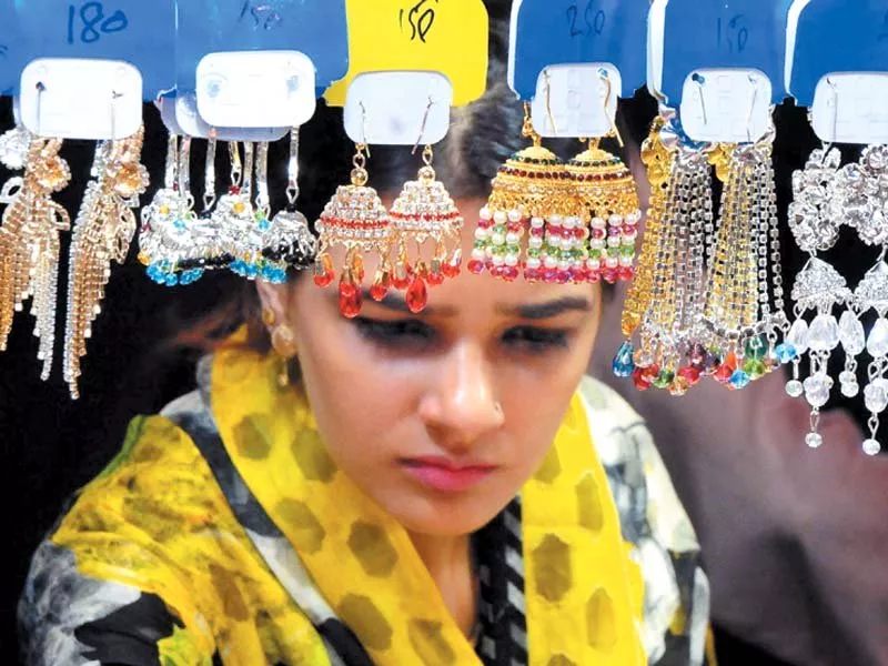 women browse through markets for eid shopping photo agencies women browse through markets for eid shopping photo agencies