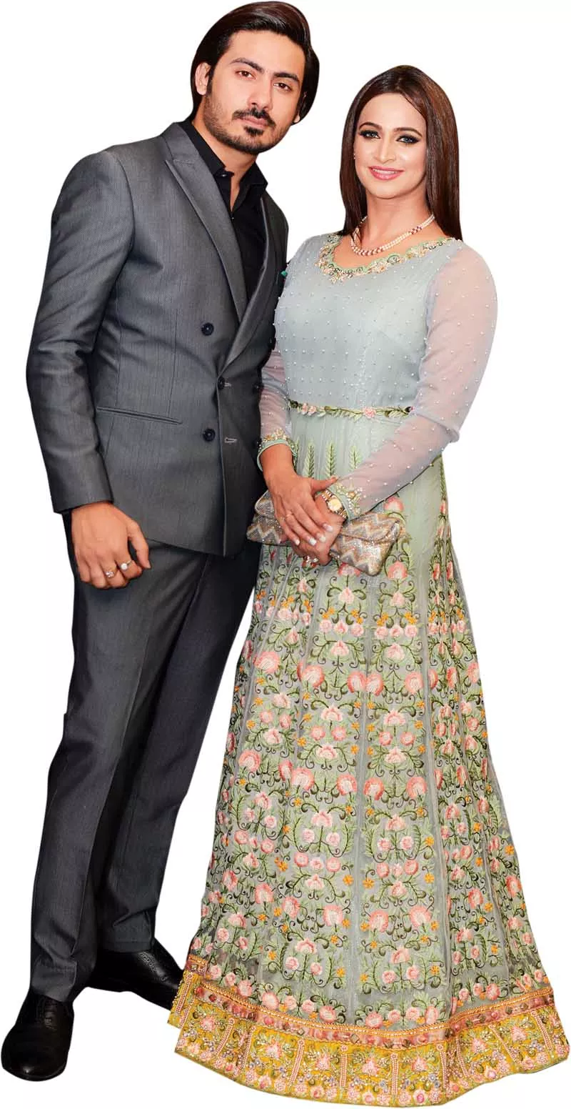 waleed and noor bukhari photo file waleed and noor bukhari photo file