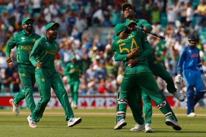 13 heart warming pictures from pakistan s euphoric victory over india 13 heart warming pictures from pakistan s euphoric victory over india