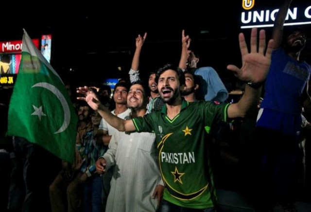 pakistani cricket fans cheer as they watch on screen the champions trophy finals between india and pakistan at london 039 s the oval in islamabad pakistan june 18 2017 photo reuters