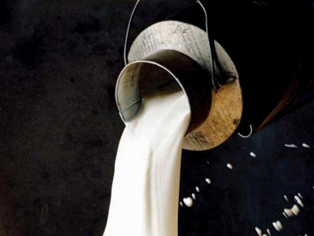crackdown 25 000 litres of adulterated milk seized