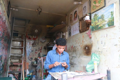 this young lyari artist s portraits of celebrities world leaders will blow you away this young lyari artist s portraits of celebrities world leaders will blow you away