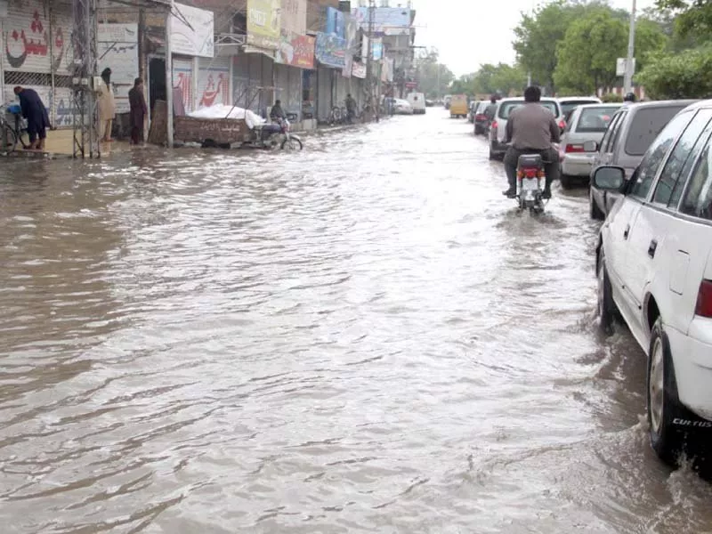 rainwater accumulated near victoria hospital photo online rainwater accumulated near victoria hospital photo online