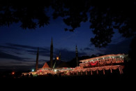 11 powerful pictures of muslims all over the world observing laylatul qadr