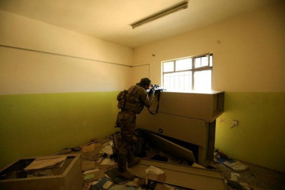 canadian sniper hits islamic state target with record breaking kill shot canadian sniper hits islamic state target with record breaking kill shot