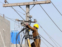 lineman injured by electric shock lineman injured by electric shock