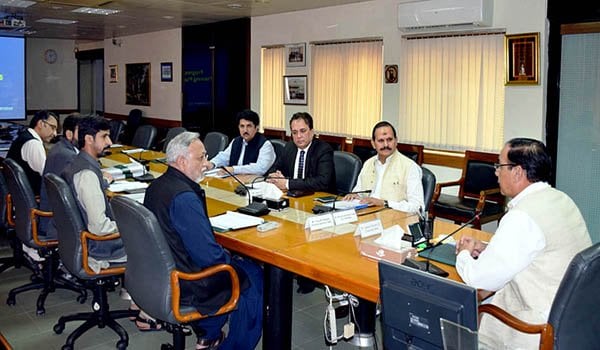 qamar zaman chaudhry chairman nab chairing a meeting to review training of trainers refresher and capacity building courses of nab investigation officers prosecutors for the year 2016 at nab headquarter photo app