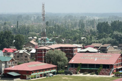 indian soldiers freedom fighters clash at iok school indian soldiers freedom fighters clash at iok school