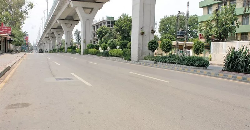 muree road is deserted a day before eid after thousands of people left for their hometowns photo wasim imran express muree road is deserted a day before eid after thousands of people left for their hometowns photo wasim imran express