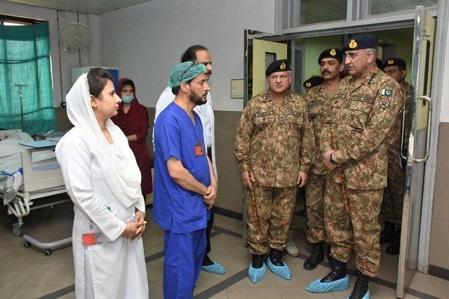 gen qamar bajwa meets the injured at nishtar hospital multan photo ispr