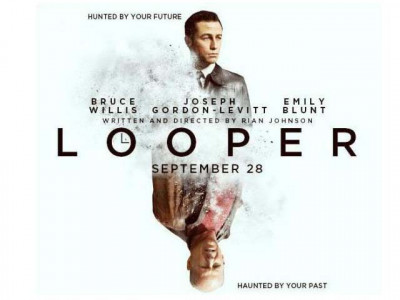 looper a time travelling masterpiece looper a time travelling masterpiece