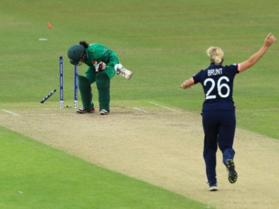 pakistan brushed aside by england