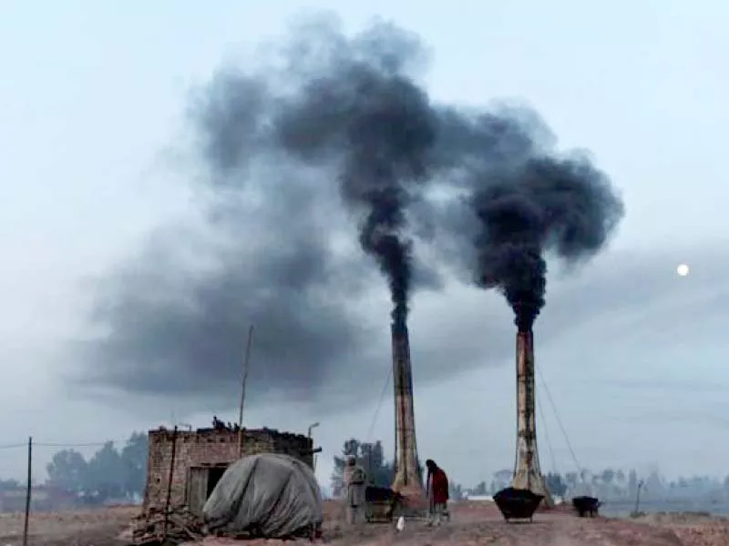heavy industries in the city add to smoke pollution photo express heavy industries in the city add to smoke pollution photo express