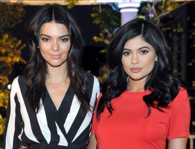 kendall kylie jenner withdraw music icon t shirts after backlash kendall kylie jenner withdraw music icon t shirts after backlash