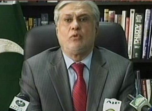 finance minister ishaq dar announcing new petroleum prices on june 30 2017 express news screen grab