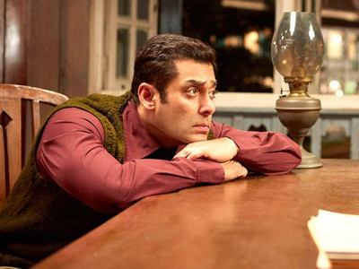 tubelight distributors in tears after incurring huge losses