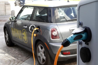 bmw to make mini electric car plant decision by end sept bmw to make mini electric car plant decision by end sept