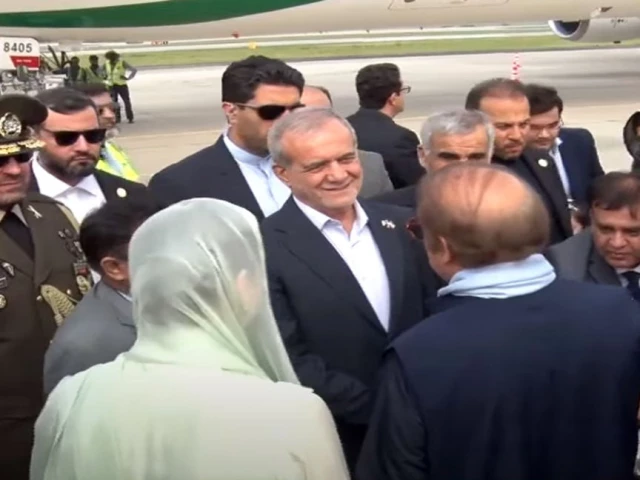 iranian president dr masoud pezeshkian arrived in lahore on a two day visit to pakistan on august 2 2025 where he was received by pml n president nawaz sharif and punjab chief minister maryam nawaz photo radio pakistan