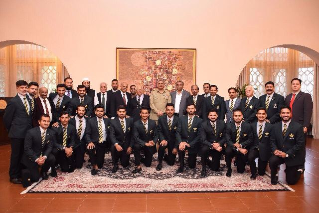 army chief gen qamar javed bajwa poses with pakistan cricket team and its management photo ispr army chief gen qamar javed bajwa poses with pakistan cricket team and its management photo ispr