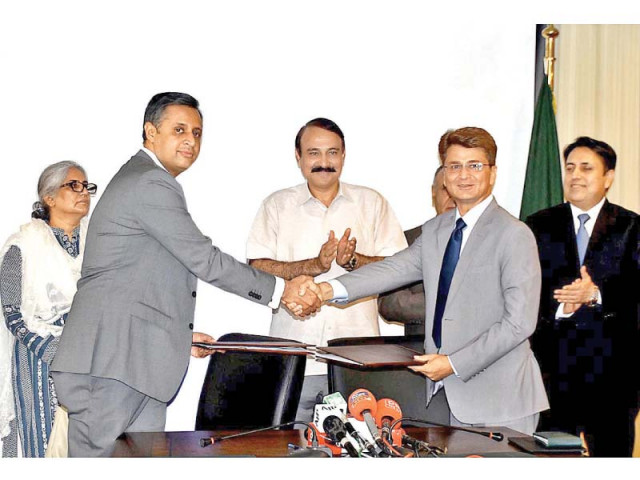 an mou was signed between cadd and usf for establishing computer labs in 119 schools of ict photo app an mou was signed between cadd and usf for establishing computer labs in 119 schools of ict photo app