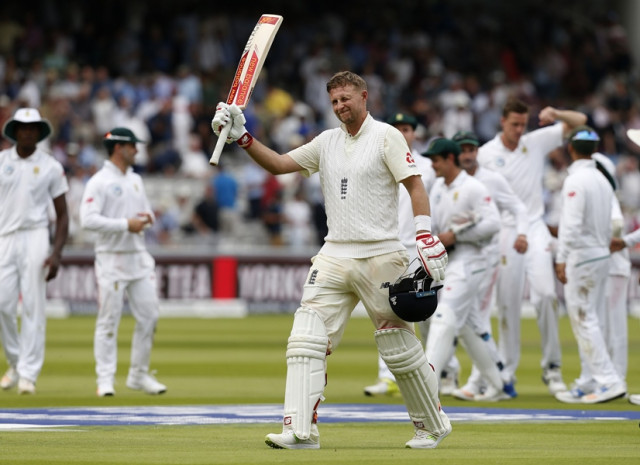 england s captain joe root acknowledges the crowd as he leaves the field at the end of play on 184 not out on the first day of the first test match between england and south africa at lord 039 s cricket ground in central london on july 6 2017 photo afp england s captain joe root acknowledges the crowd as he leaves the field at the end of play on 184 not out on the first day of the first test match between england and south africa at lord 039 s cricket ground in central london on july 6 2017 photo afp