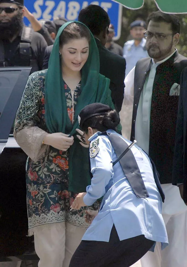 ssp arsala saleem picks up a pen for maryam nawaz from the floor as she arrives at the federal judicial academy to record her statement before the jit investigating sharif family s offshore assets photo online ssp arsala saleem picks up a pen for maryam nawaz from the floor as she arrives at the federal judicial academy to record her statement before the jit investigating sharif family s offshore assets photo online