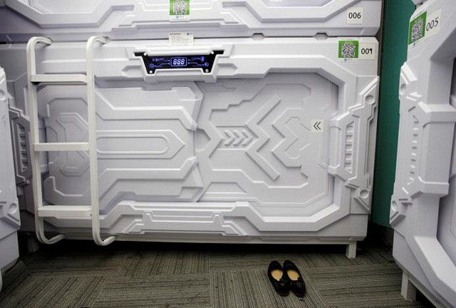 a woman 039 s shoes are placed outside a capsule bed unit at xiangshui space during lunch break in beijing 039 s zhongguancun area china july 11 2017 photo reuters a woman 039 s shoes are placed outside a capsule bed unit at xiangshui space during lunch break in beijing 039 s zhongguancun area china july 11 2017 photo reuters