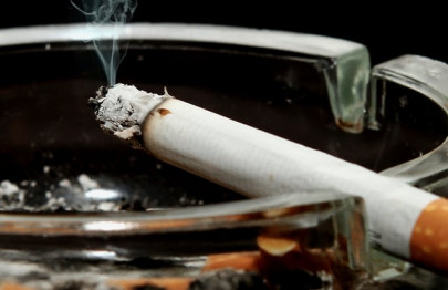 number of films featuring smoking has risen by 43 in six years