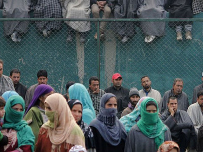 kashmiris observe martyrs day kashmiris observe martyrs day